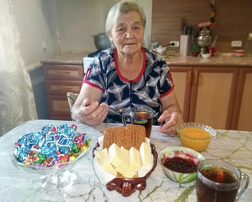 Саратовские пенсионеры помогают с детьми семьям без бабушек и дедушек