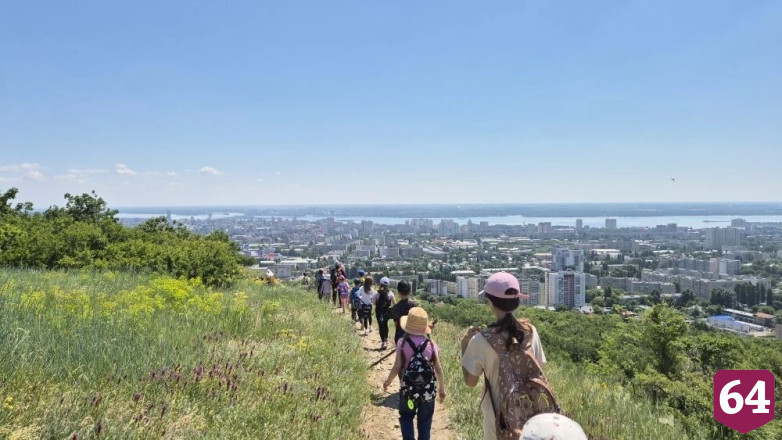 Юных саратовцев в походе учили основам ориентирования