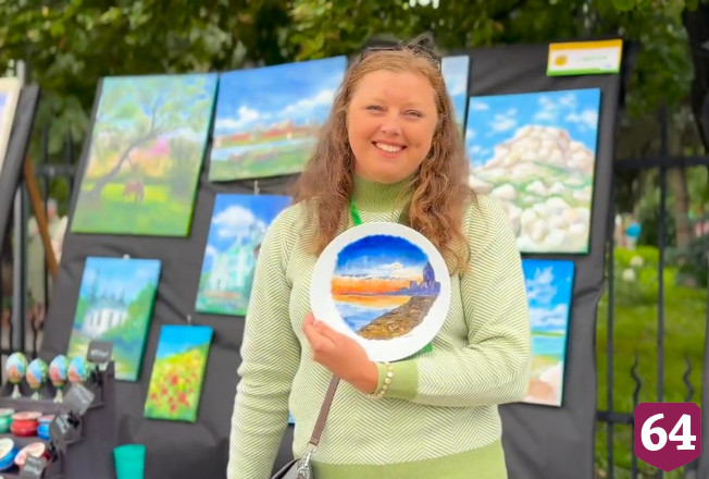 Художники превратили тарелки в холсты на саратовском фестивале «Палитра ремесел»