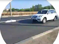В Саратовской области на мосту сбили насмерть женщину